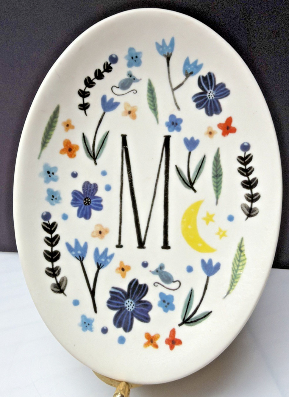 Anthropologie Amelia Herbertson Ceramic Floral Monogram M Footed Soap Dish